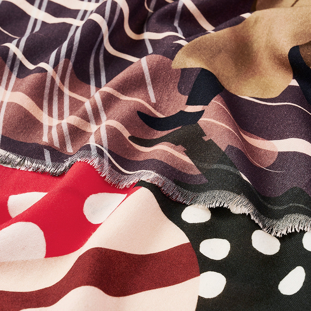 Superfine Merino Wool 'The Girl with a Polka Dot Umbrella' day 二重仕立てのロングストール