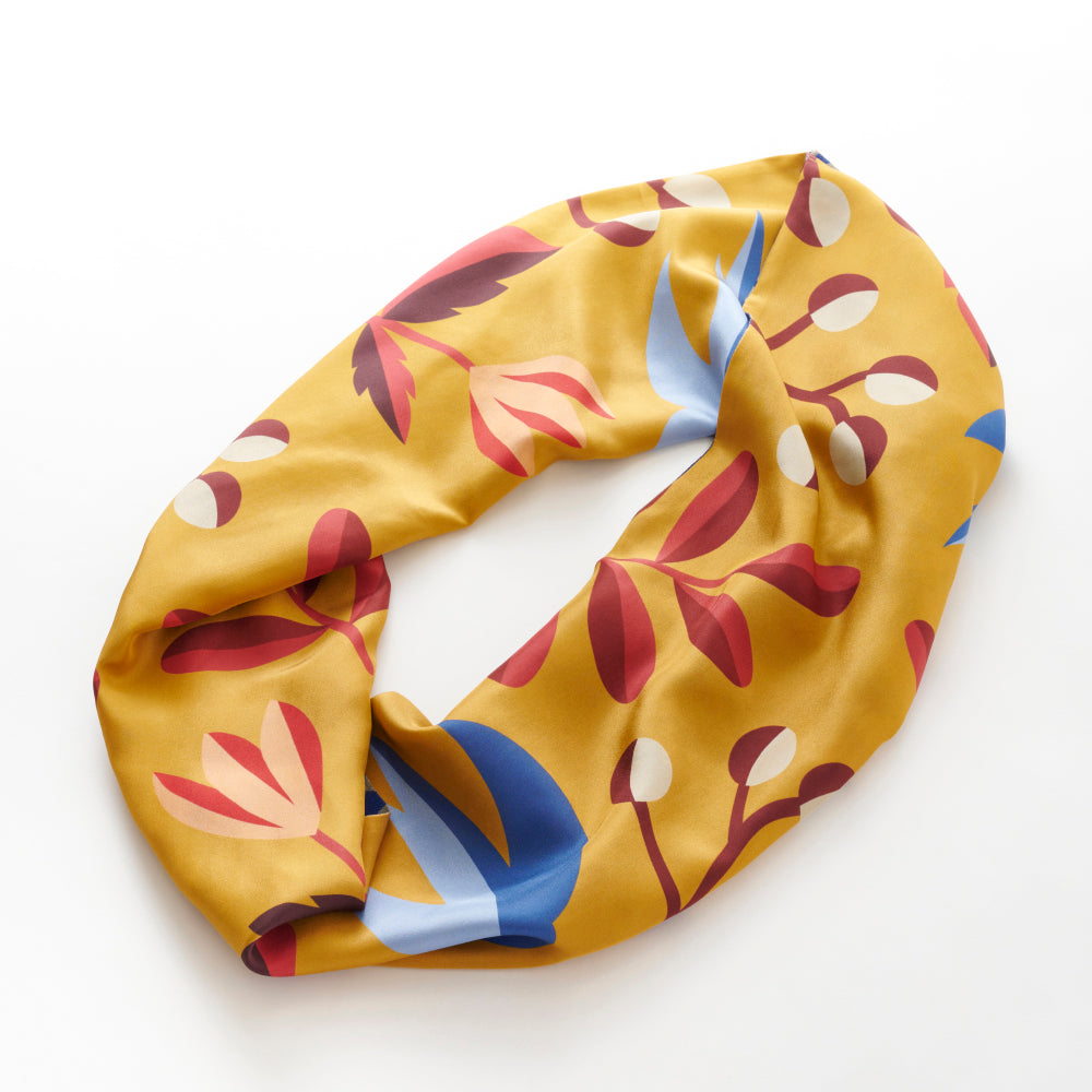Scheduled to arrive in September! Silk & Merino Wool 'Halsham' gray x black loop scarf