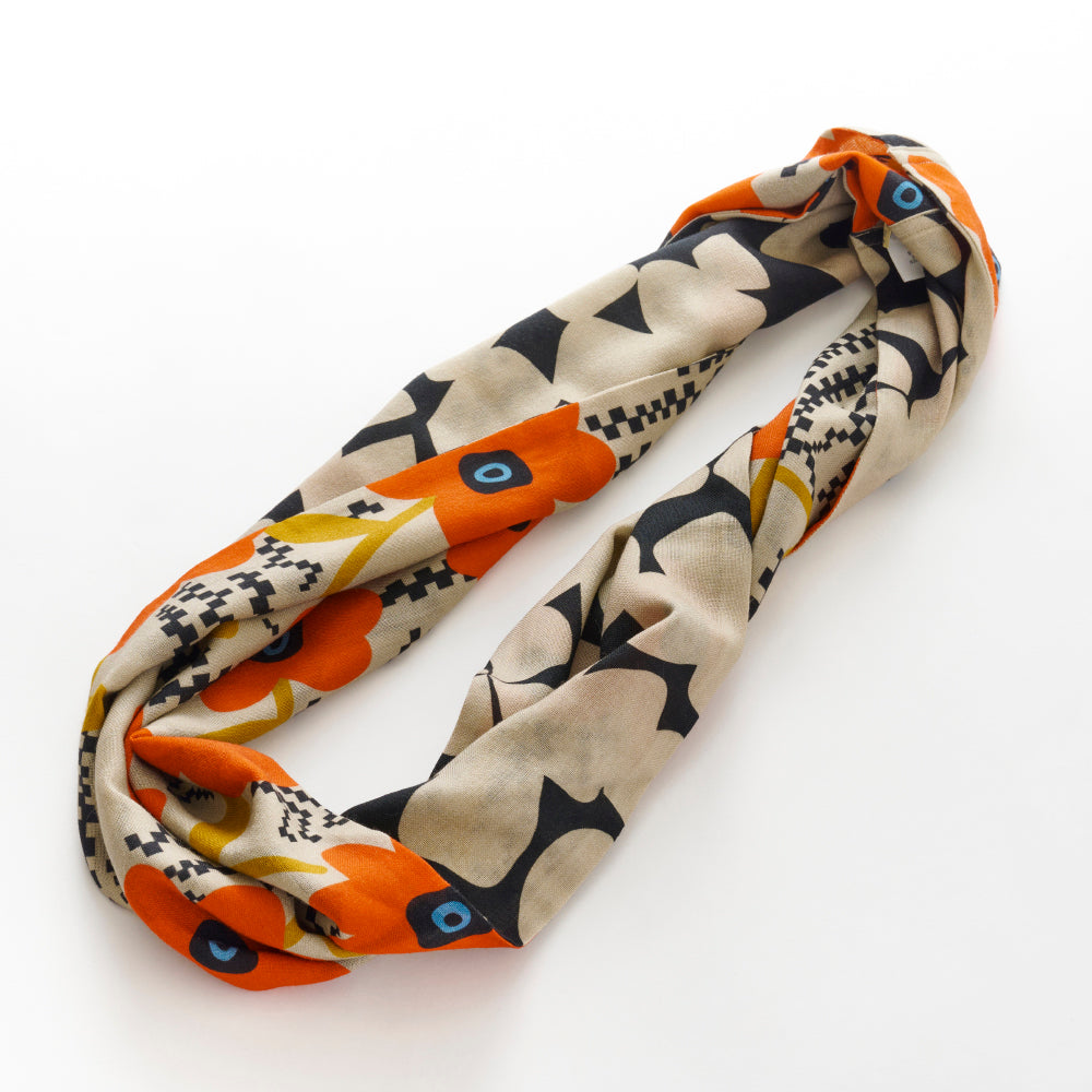 Scheduled to arrive in September! Silk & Merino Wool 'Halsham' gray x black loop scarf
