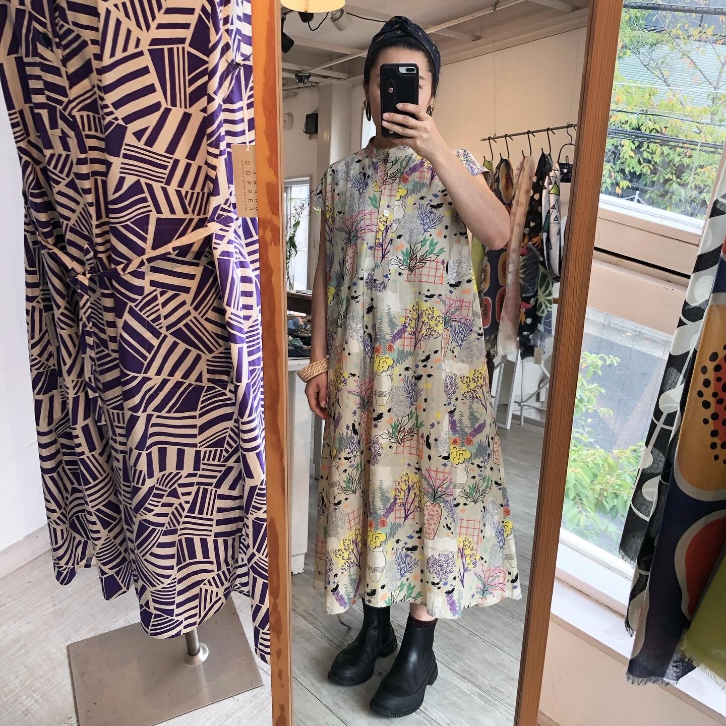 Réapprovisionner! Robe chemise froncée en coton bio imprimé japonais 'Pluto and Beyond'