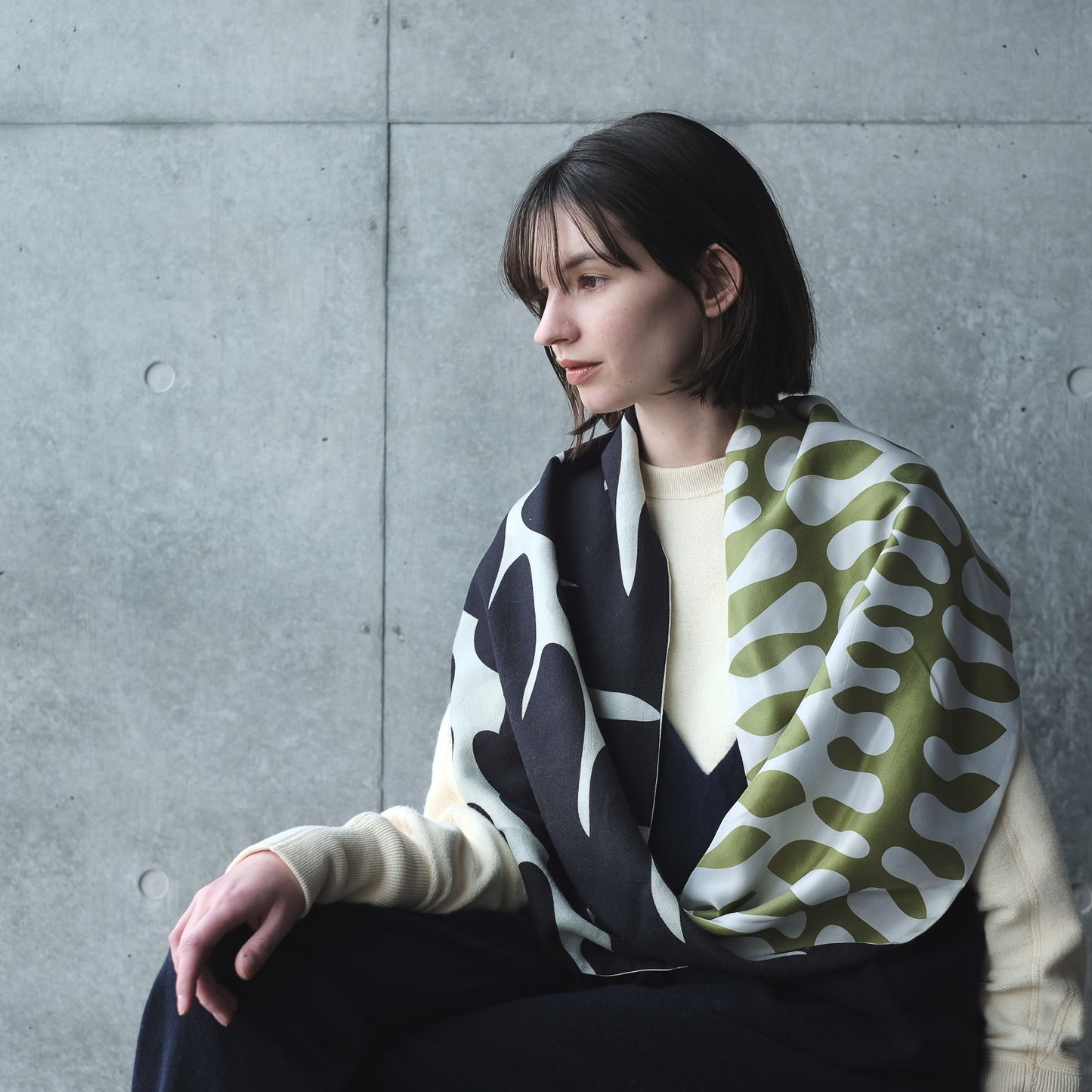 Silk & Merino Wool 'British Fern' green/black ループスカーフ