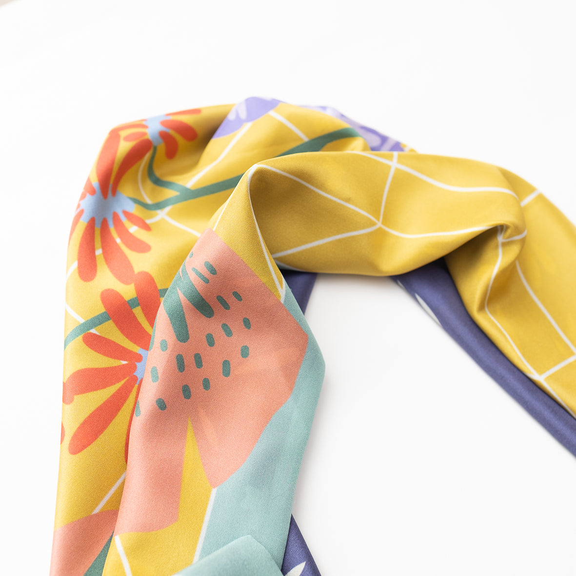 Silk/Silk 'Arrangement' yellow ループスカーフ