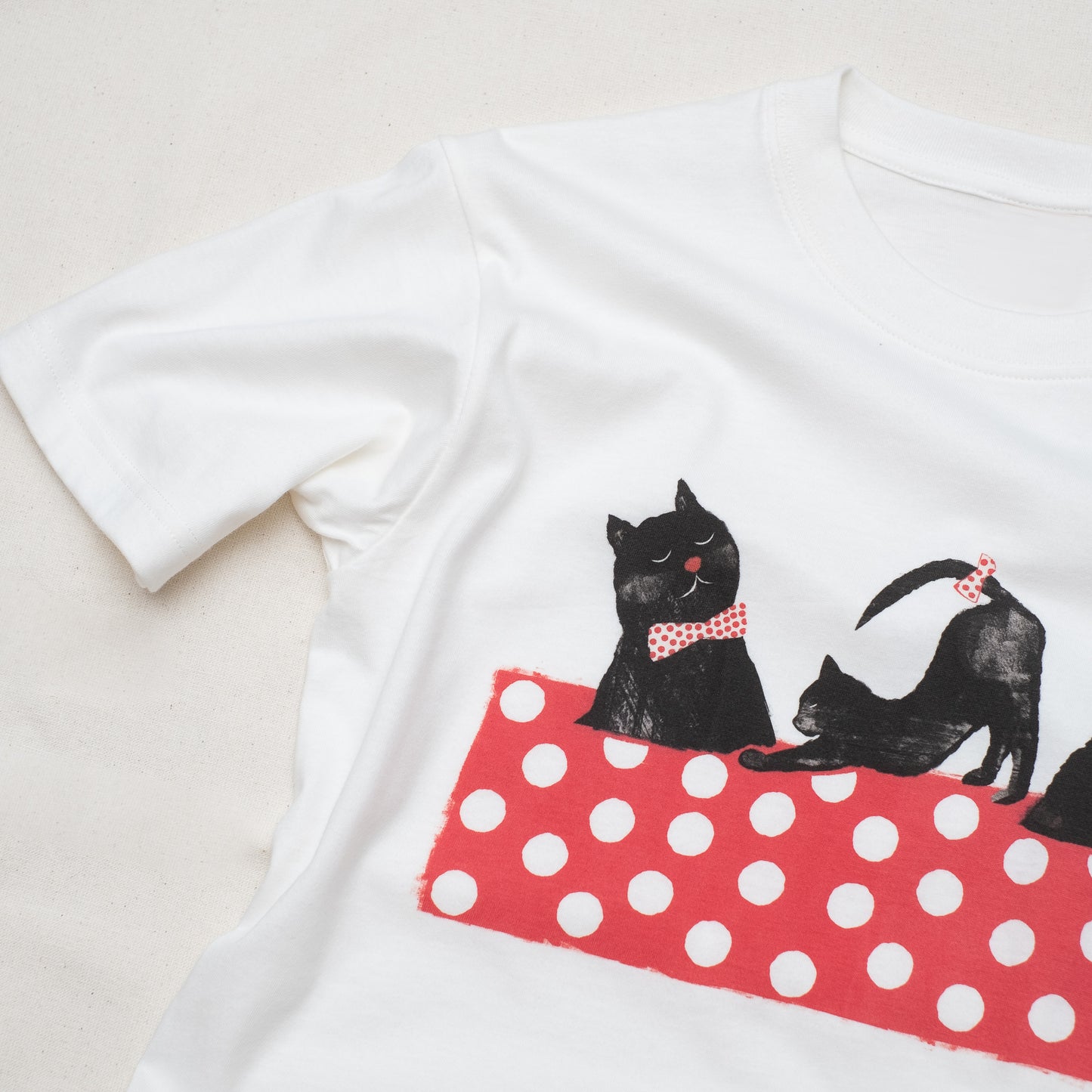 Organic Cotton UNISEX Tshirt 'Dickie Bow Cats'