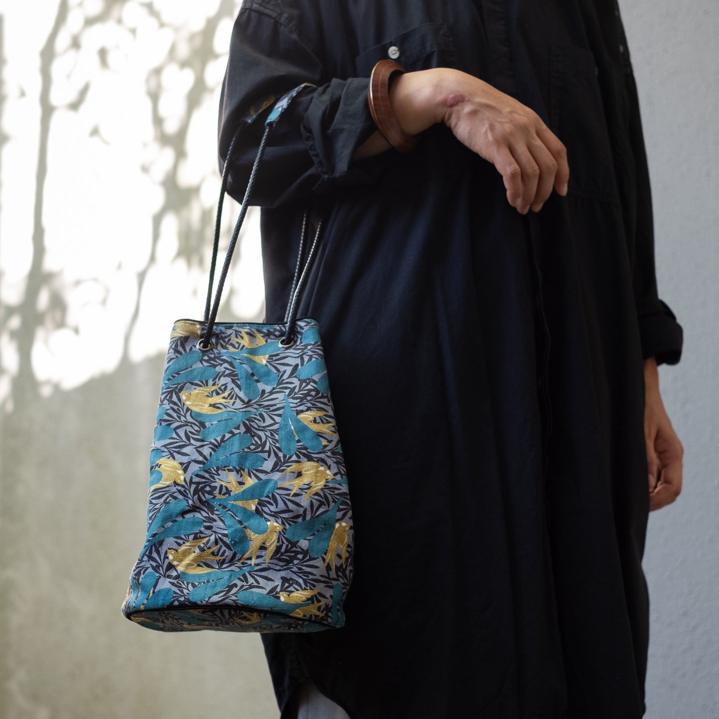 Sac seau en lin imprimé japonais 'Dalston' Aqua | YARN&COPPER
