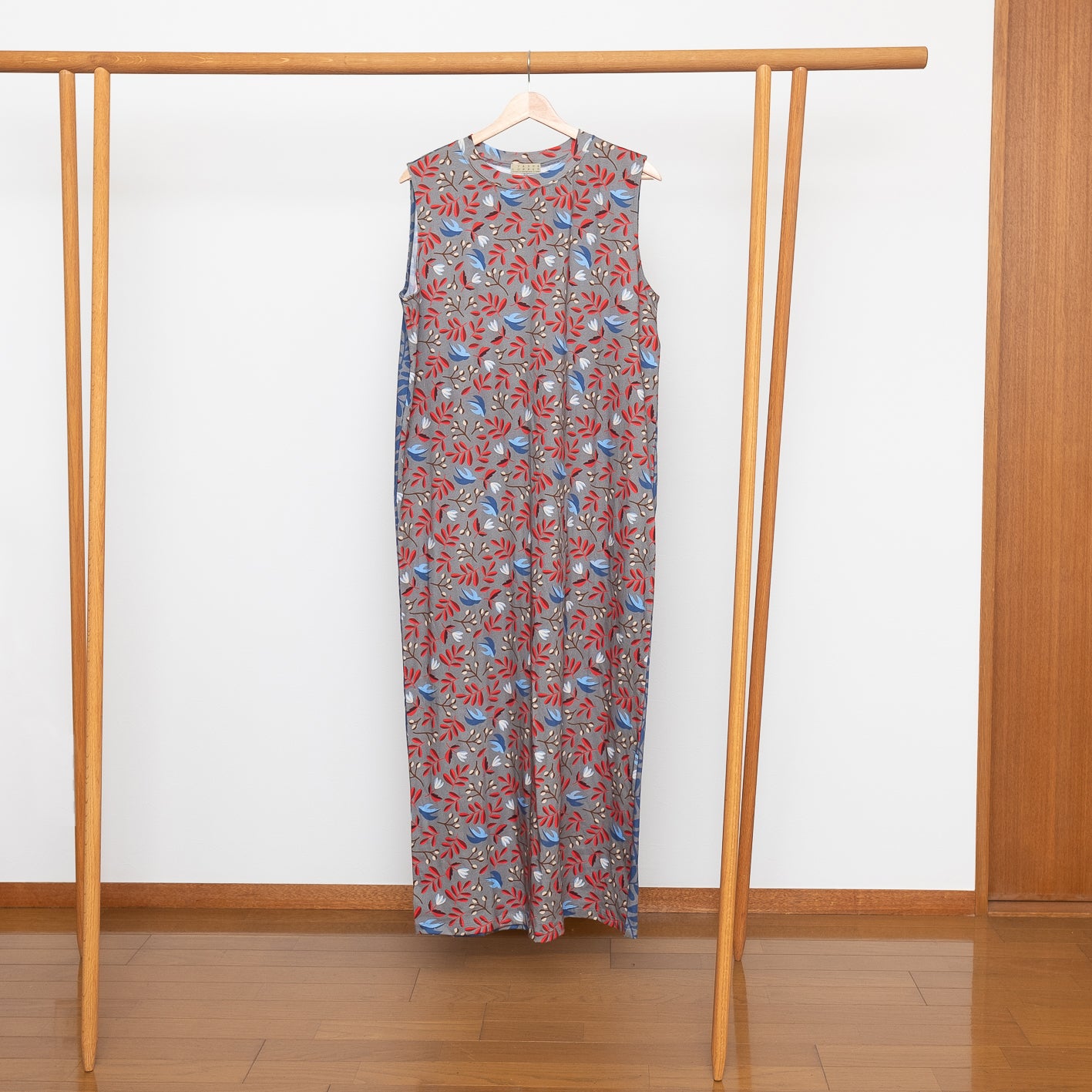 Robe débardeur gris foncé en coton bio imprimé japonais 'Belgravia'