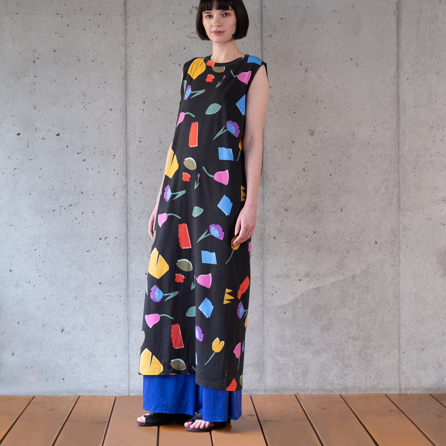 Robe débardeur gris foncé en coton bio imprimé japonais 'Belgravia'