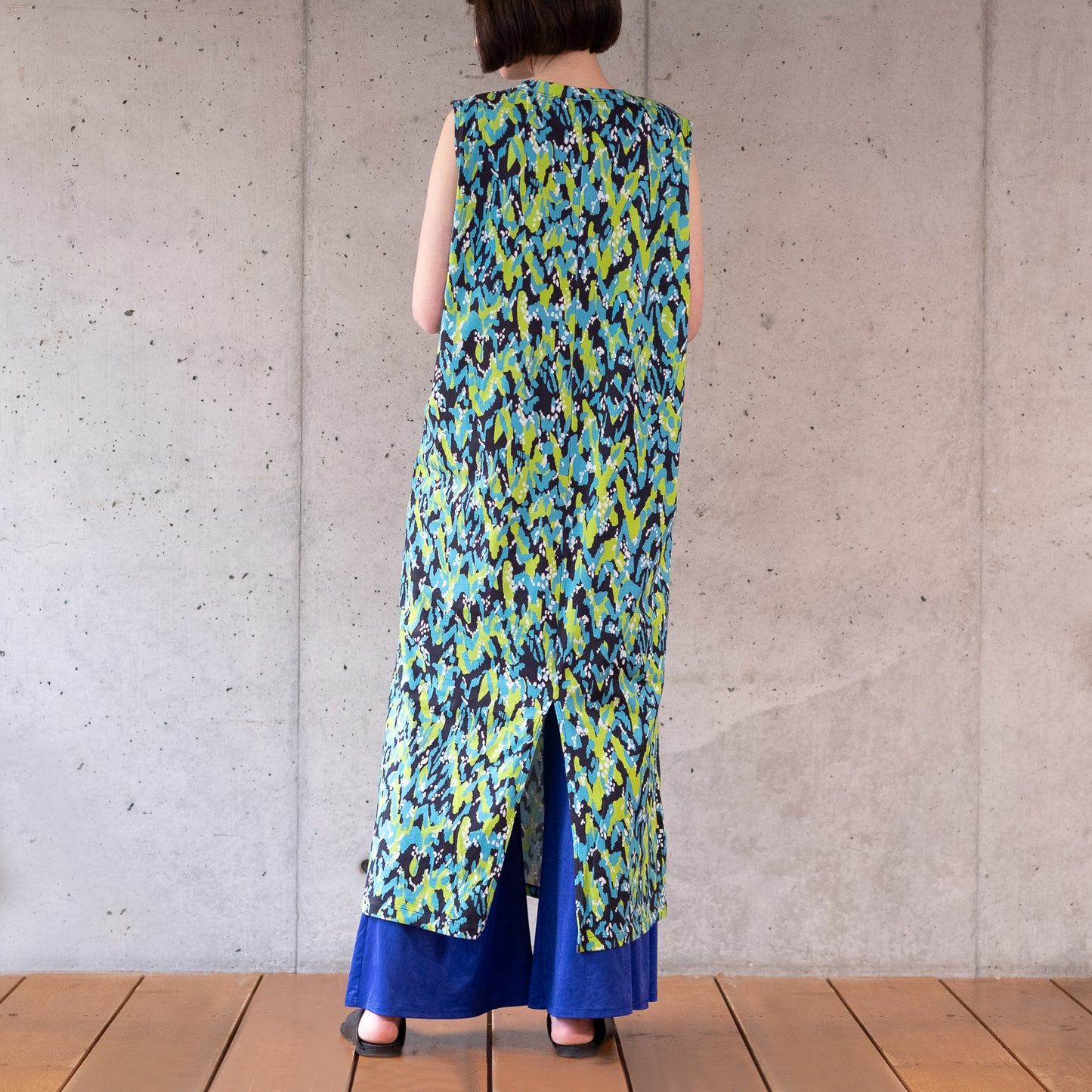 Robe débardeur gris foncé en coton bio imprimé japonais 'Belgravia'