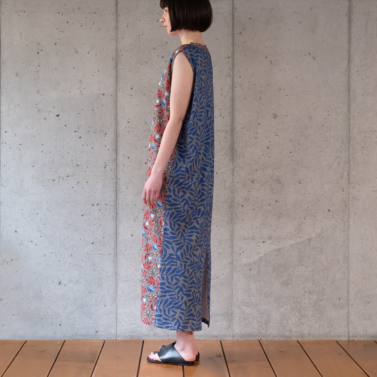 Robe débardeur gris foncé en coton bio imprimé japonais 'Belgravia'
