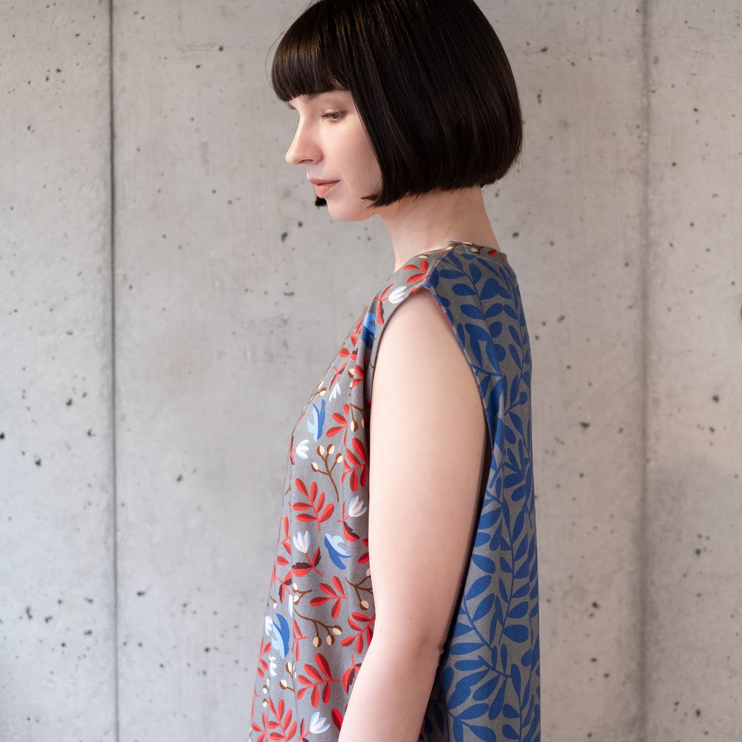 Robe débardeur gris foncé en coton bio imprimé japonais 'Belgravia'