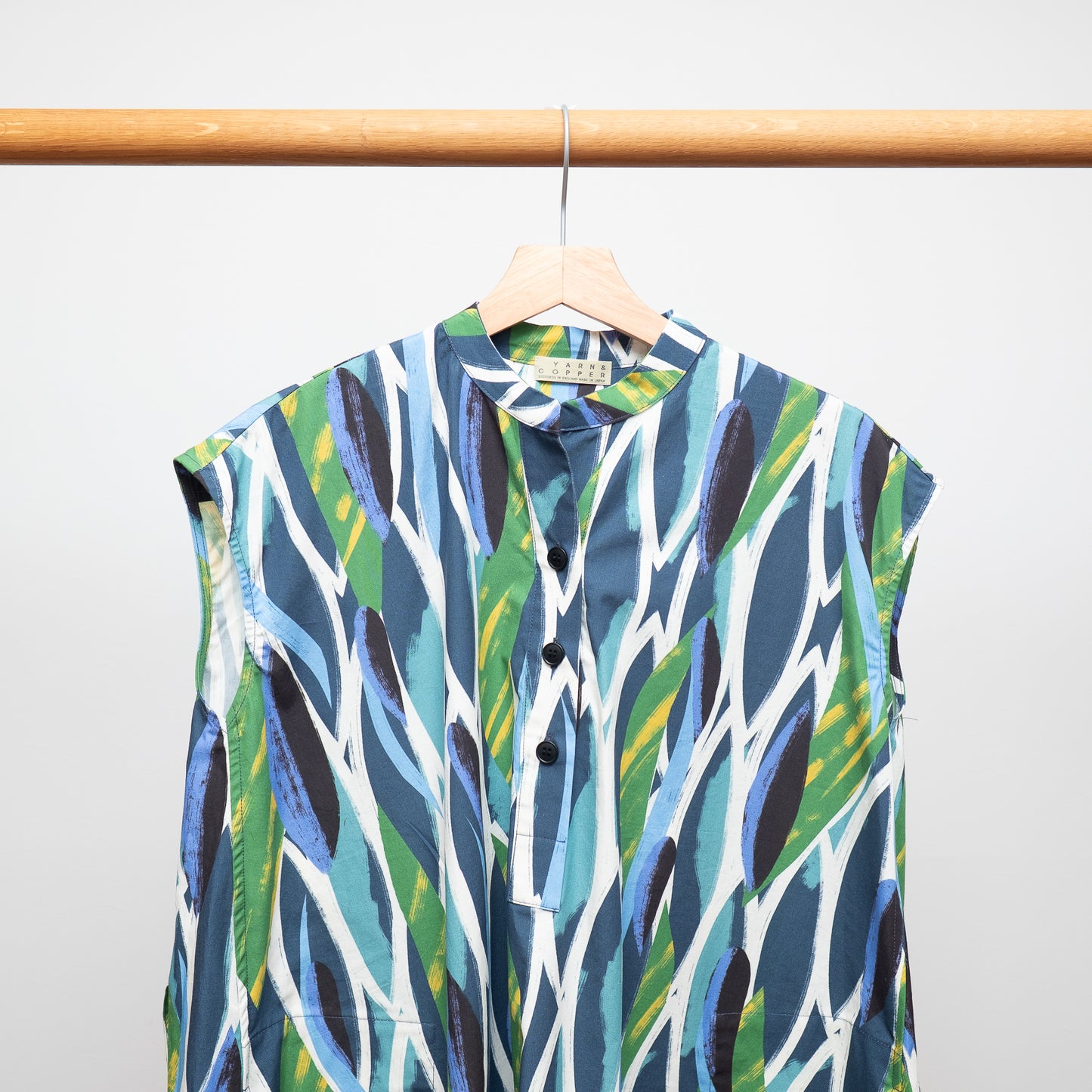 Réapprovisionner! Robe chemise froncée en coton bio imprimé japonais 'Pluto and Beyond'