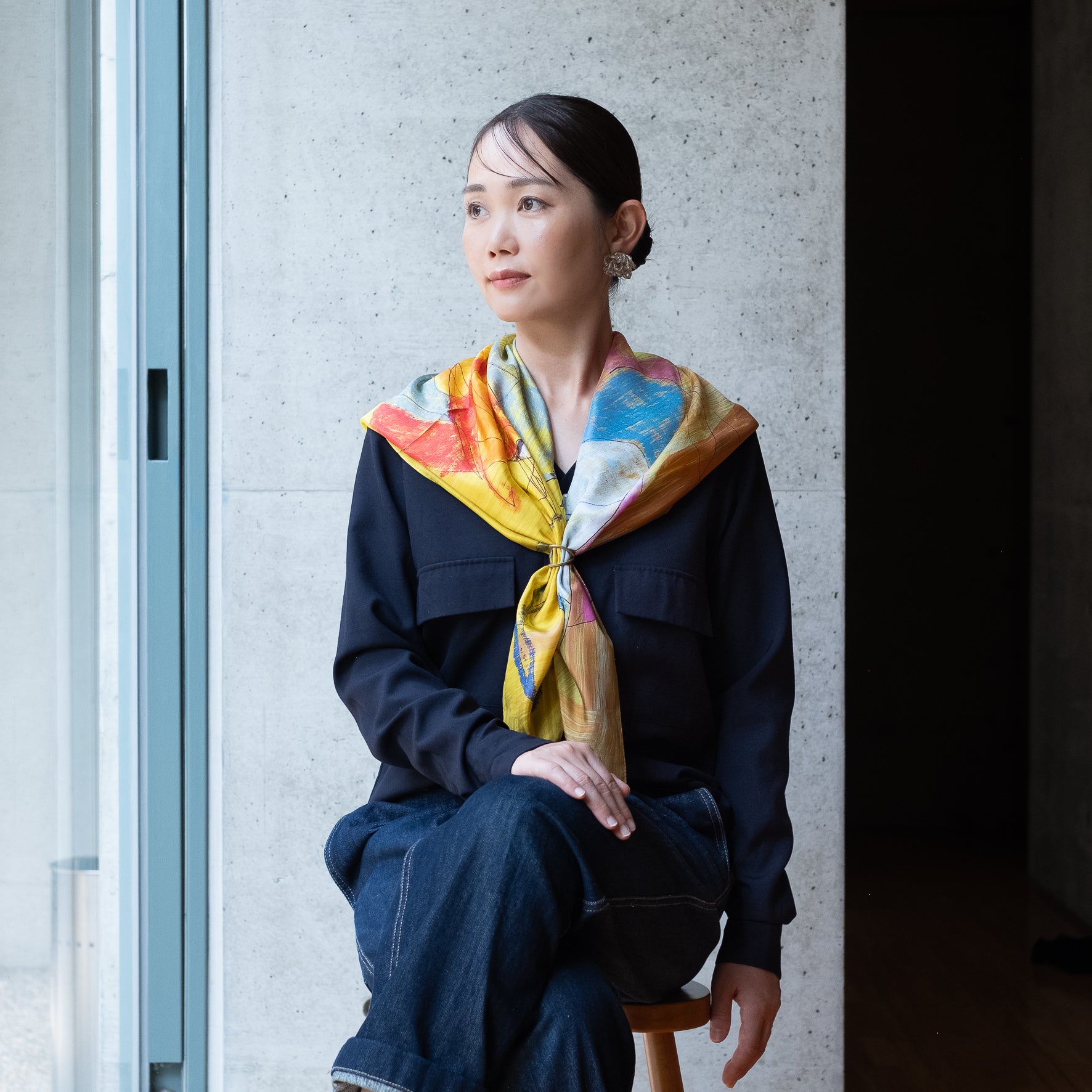 巻き方により色々な表情になります。 シルク超大判スカーフ、美品。 楽天市場】シルク スカーフ 大判 正方形 シルク100% 巻きやすい 18