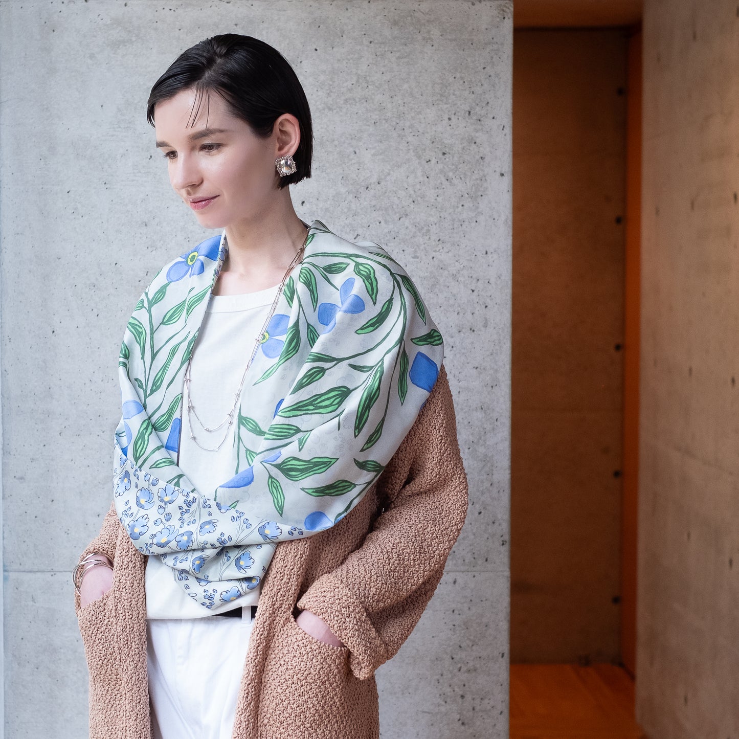 両面シルクのループスカーフ 'Forget Me Not'