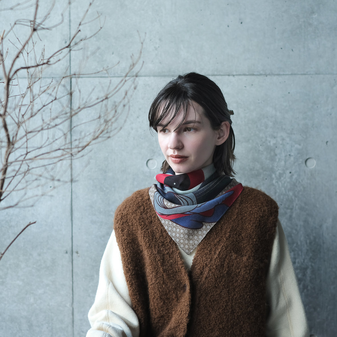 Superfine Merino Wool 'Vintage Vinyl' beige リング付きミニスカーフ