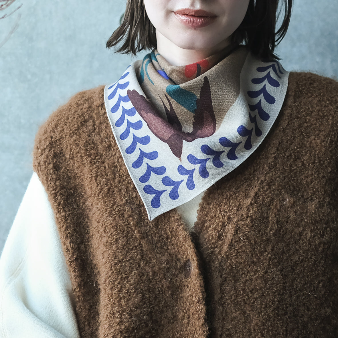 <プリント歪み>Superfine Merino Wool 'Wildflowers' beige ミニスカーフ