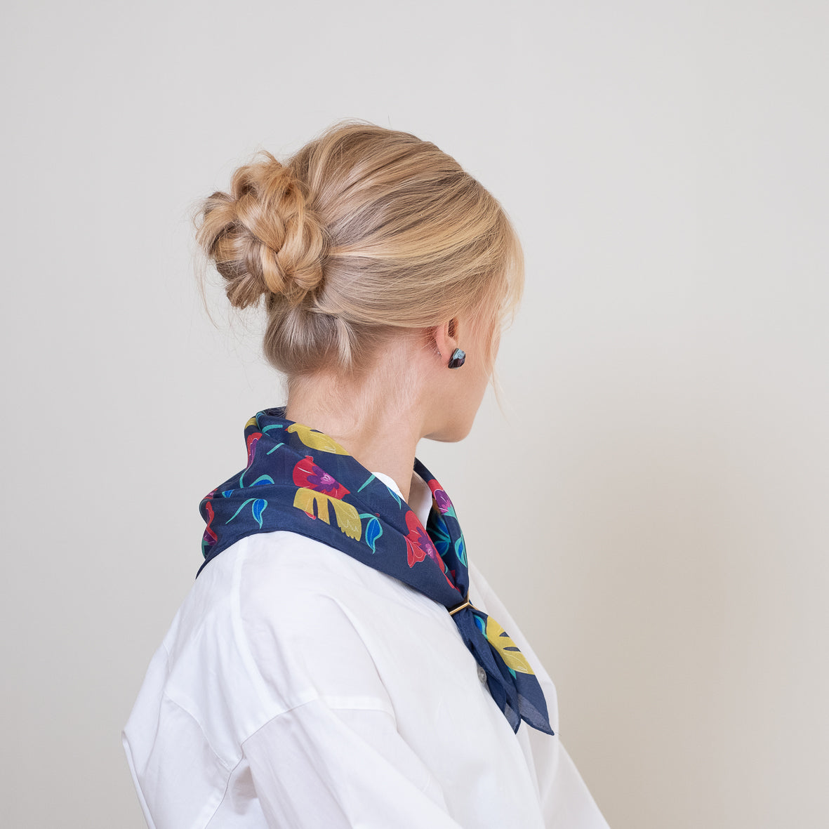 Silk Cotton 'Tamworth' navy リング付きミニスカーフ