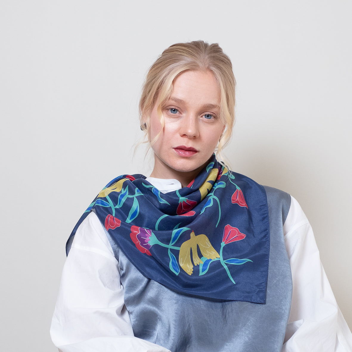 Silk Cotton 'Tamworth' navy 大判スカーフ