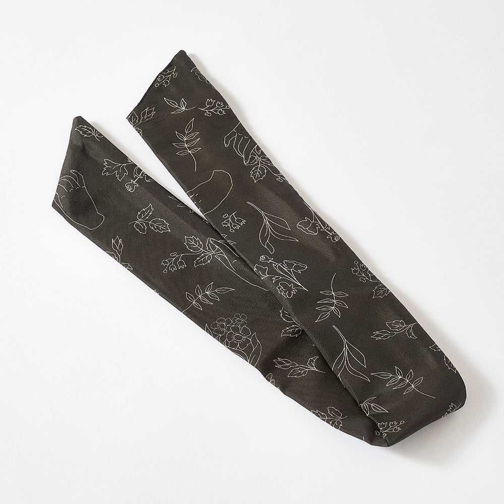 Japanese Printed Silk 'Bouquet' blackヘッドスカーフ/ミニスカーフ | YARN&COPPER
