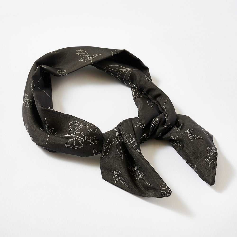 Japanese Printed Silk 'Bouquet' blackヘッドスカーフ/ミニスカーフ | YARN&COPPER