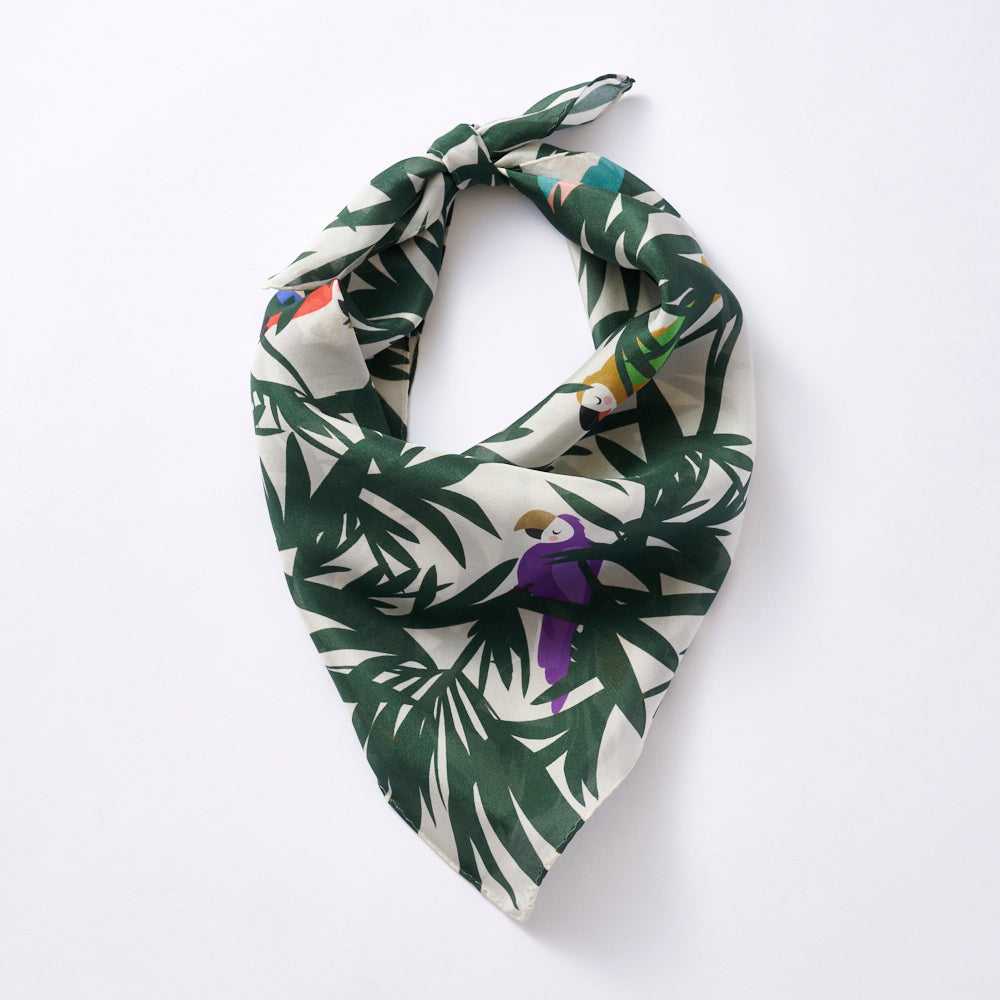 Japanese Printed Silk 'Peekaboo' green リング付きミニスカーフ