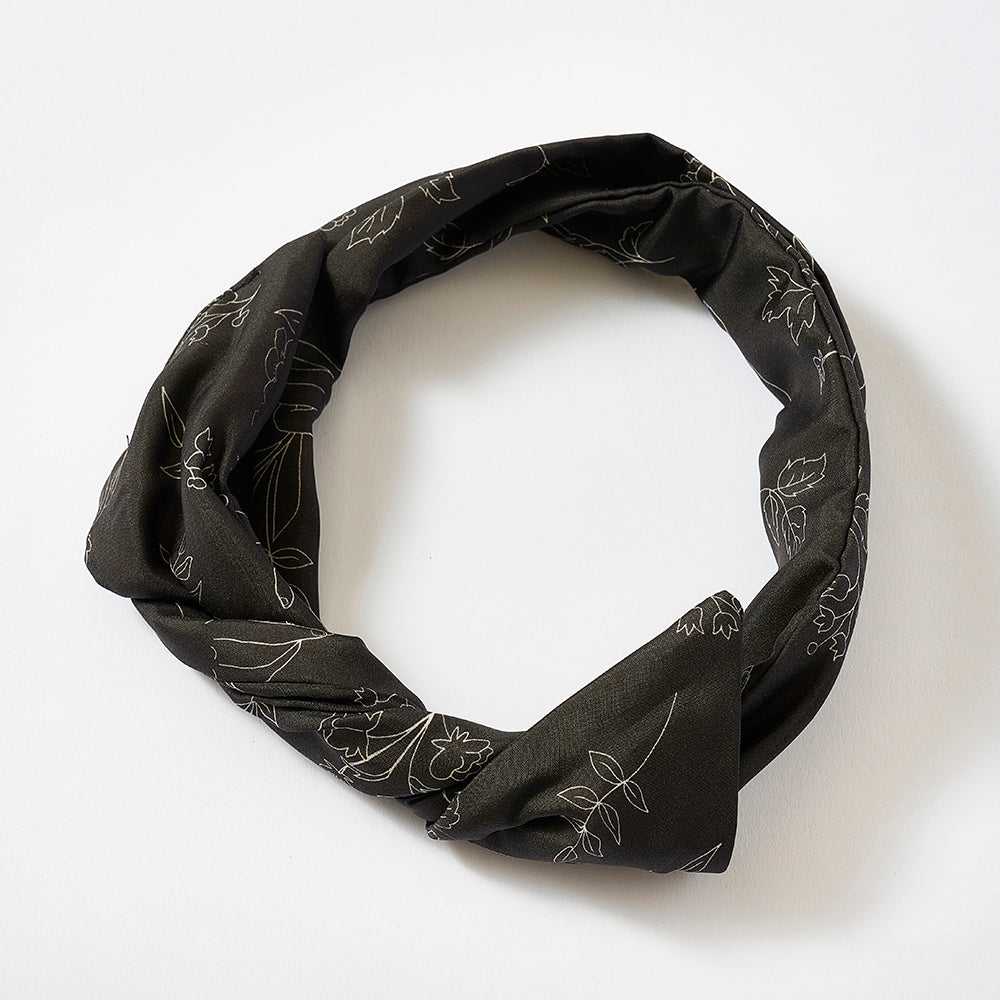 Japanese Printed Silk 'Bouquet' blackヘッドスカーフ/ミニスカーフ | YARN&COPPER