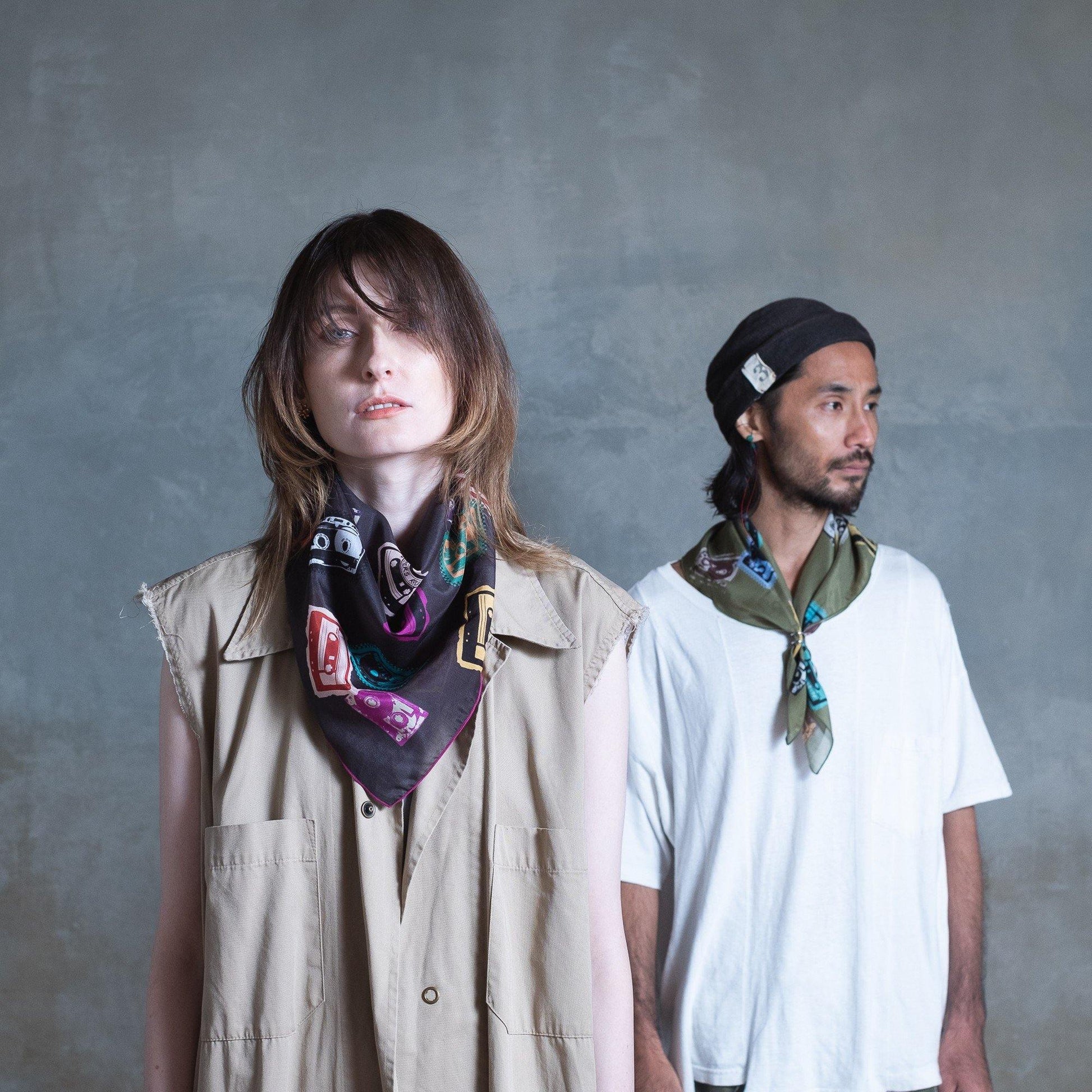 Japanese Printed Silk Cotton 'College Mixtape’ Olive リング付きミニスカーフ
