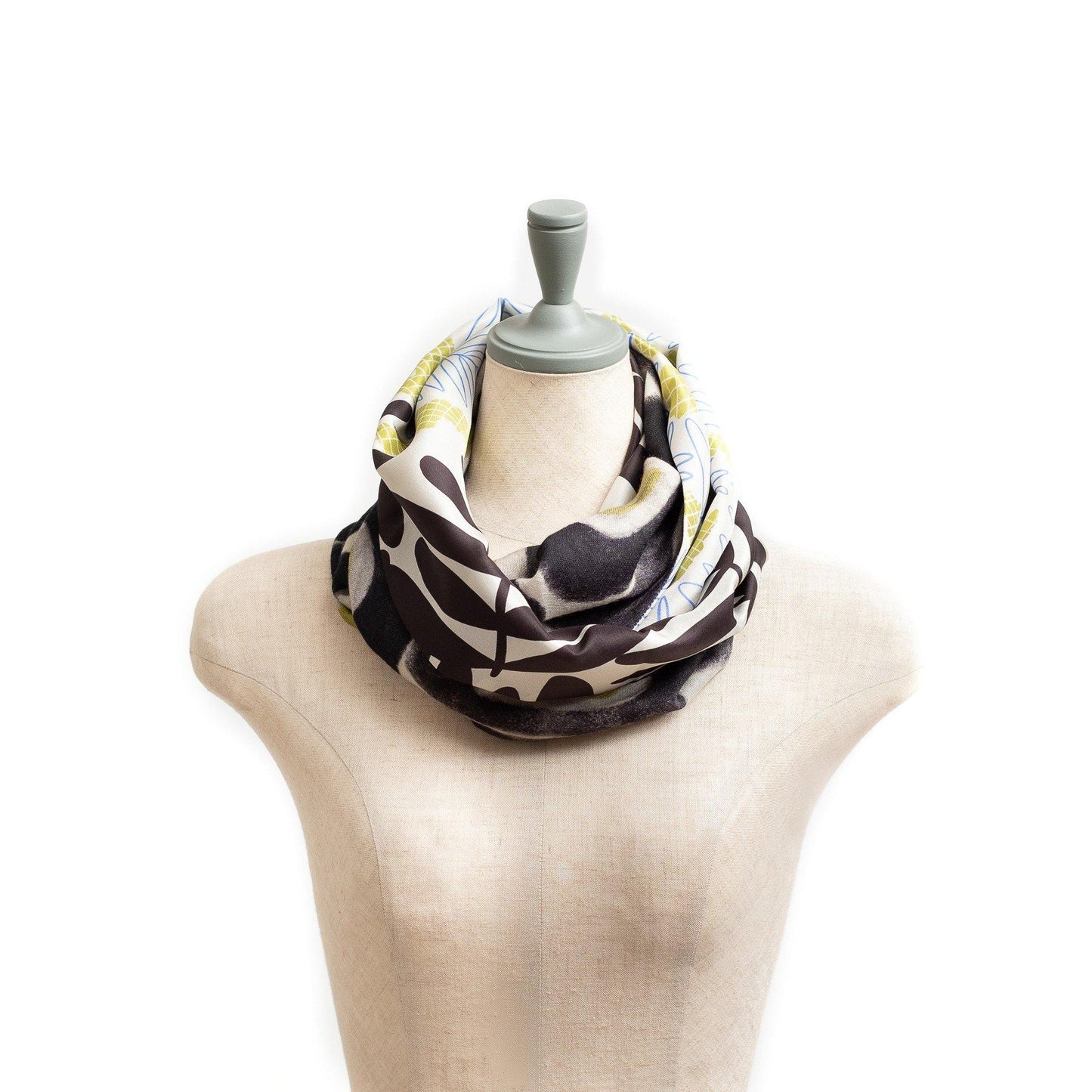Japanese Printed Silk & Merino Wool 'Harrogate' Winter White ループスカーフ