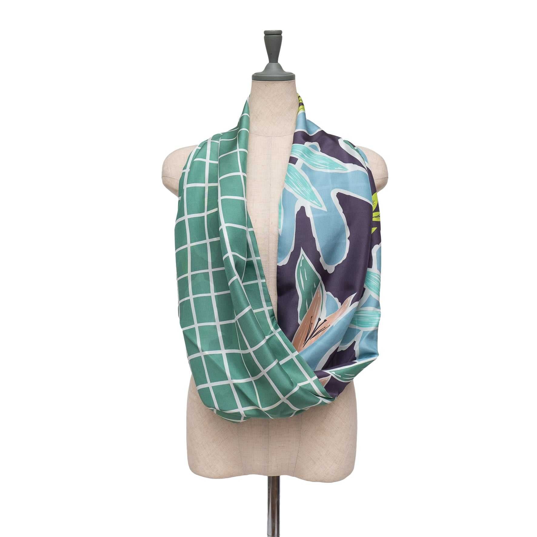 Japanese Printed Silk 'Floral Blush' navy ループスカーフ | YARN& COPPER