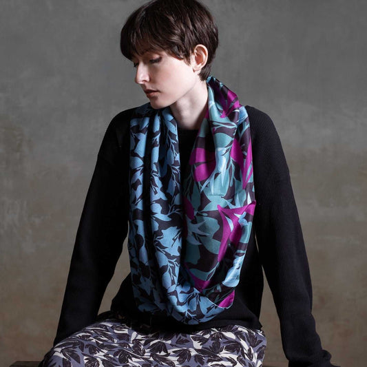 Japanese Printed Silk & Merino Wool 'Cresent Avenue' Green ループスカーフ