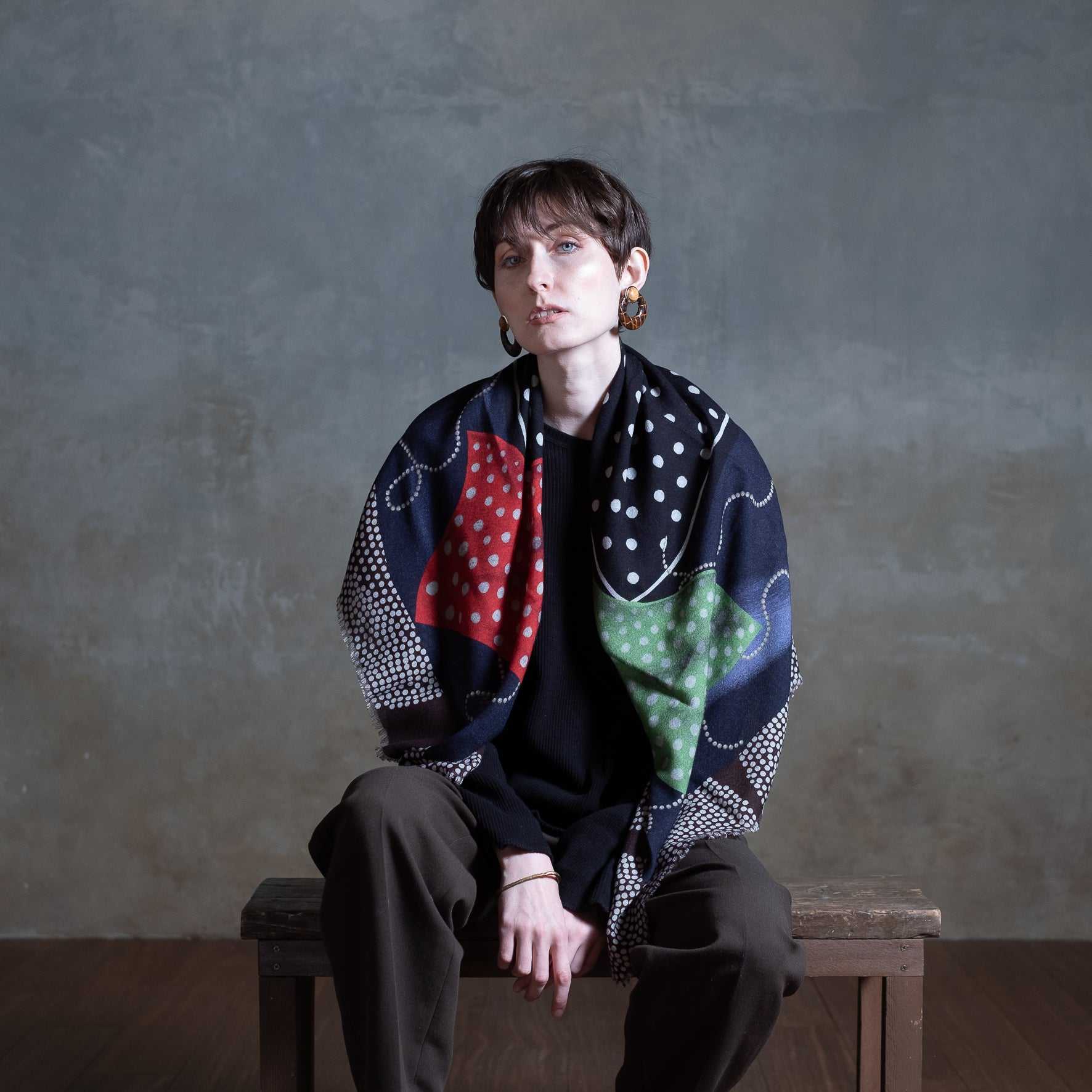 Japanese Merino Wool 'Polka Dot Queen' navy 正方形スカーフ