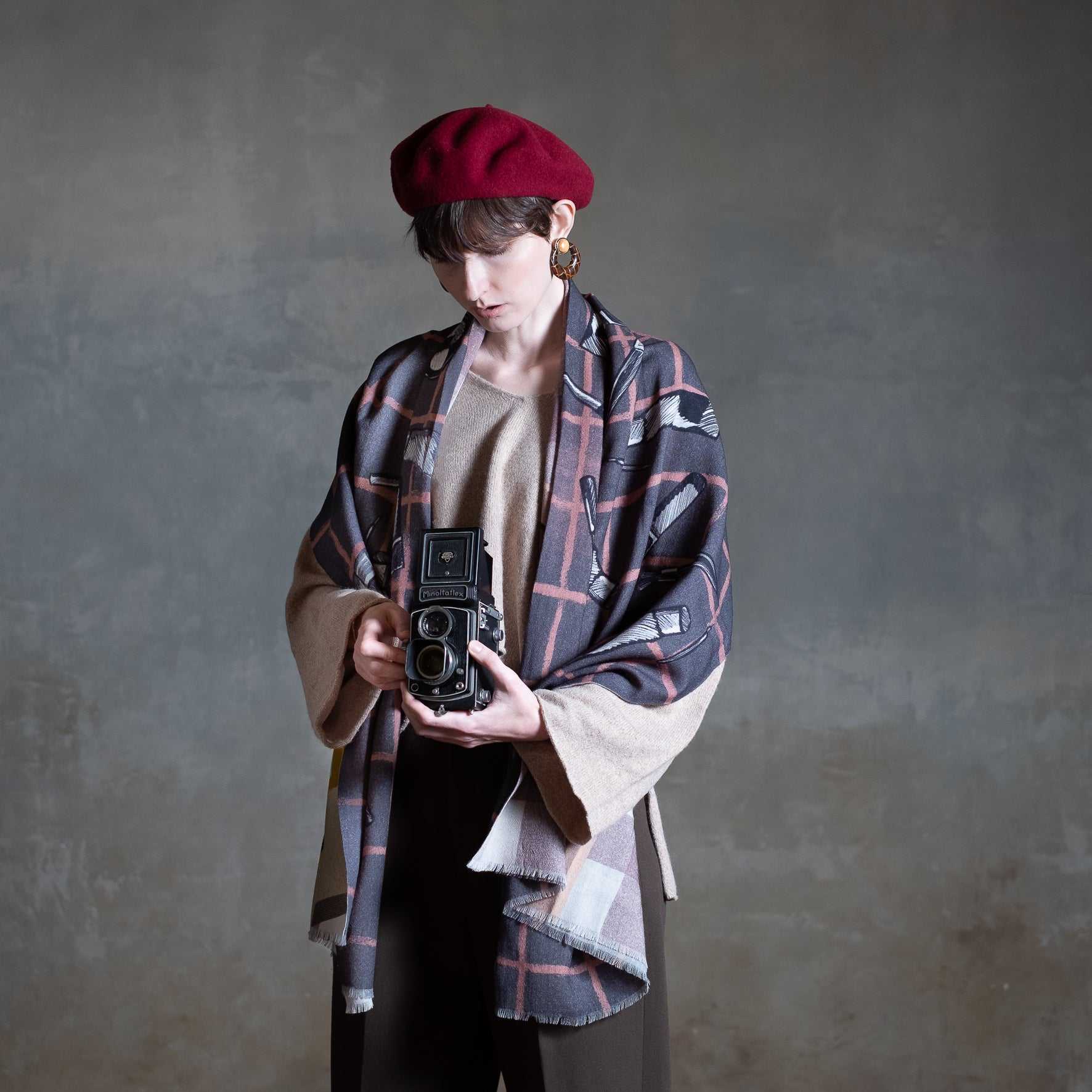 Japanese Merino Wool 'The Make Up Artist' pink/grey 二重仕立てのロングストール