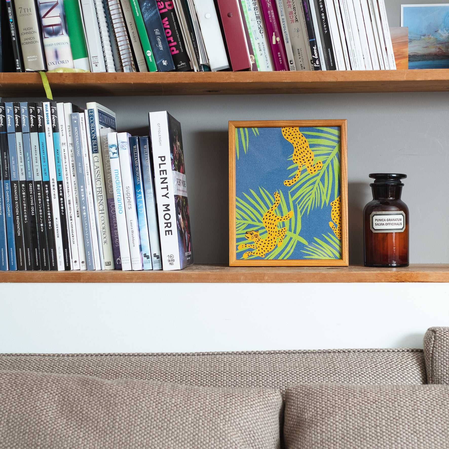 有効活用 'Chasing Leopards' 2サイズ展開 インテリアアート | YARN&COPPER