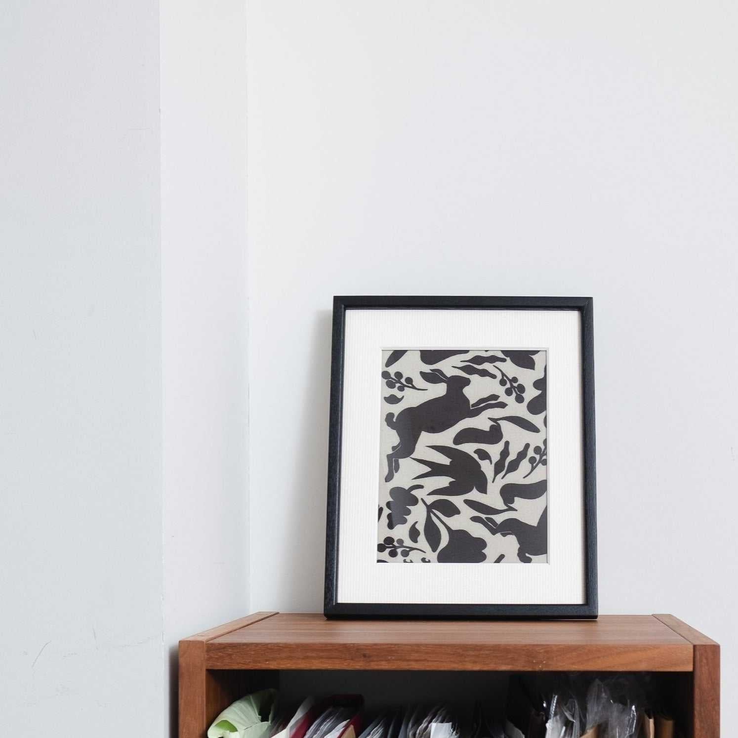 有効活用 'Bramley Hedge' white 2サイズ展開 インテリアアート | YARN&COPPER