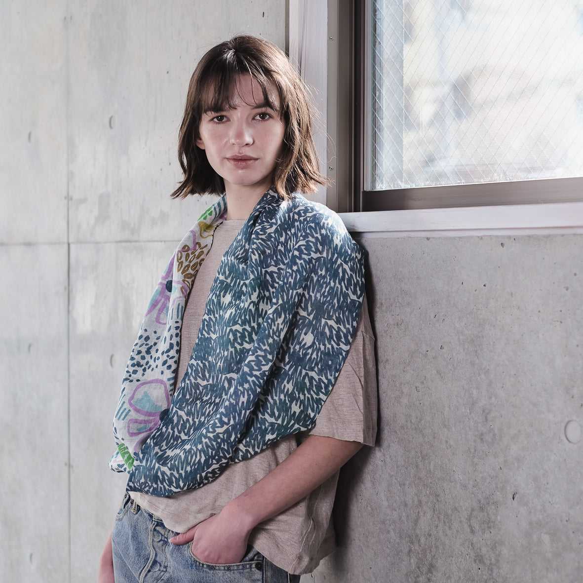 5月中入荷予定!Japanese Linen 'Bloom' white+blue ループスカーフ
