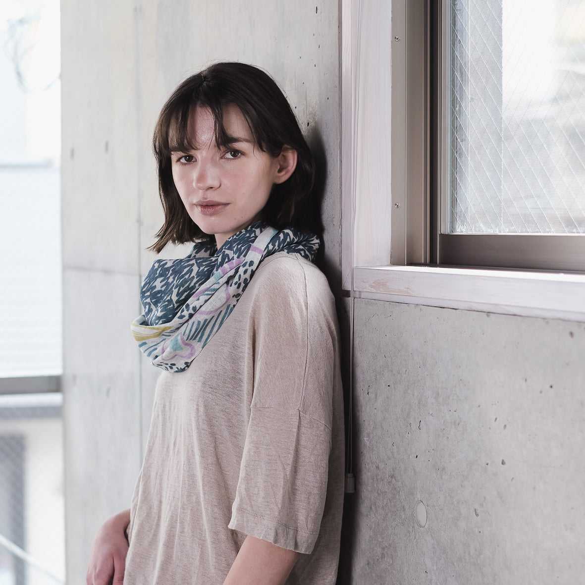 5月中入荷予定!Japanese Linen 'Bloom' white+blue ループスカーフ