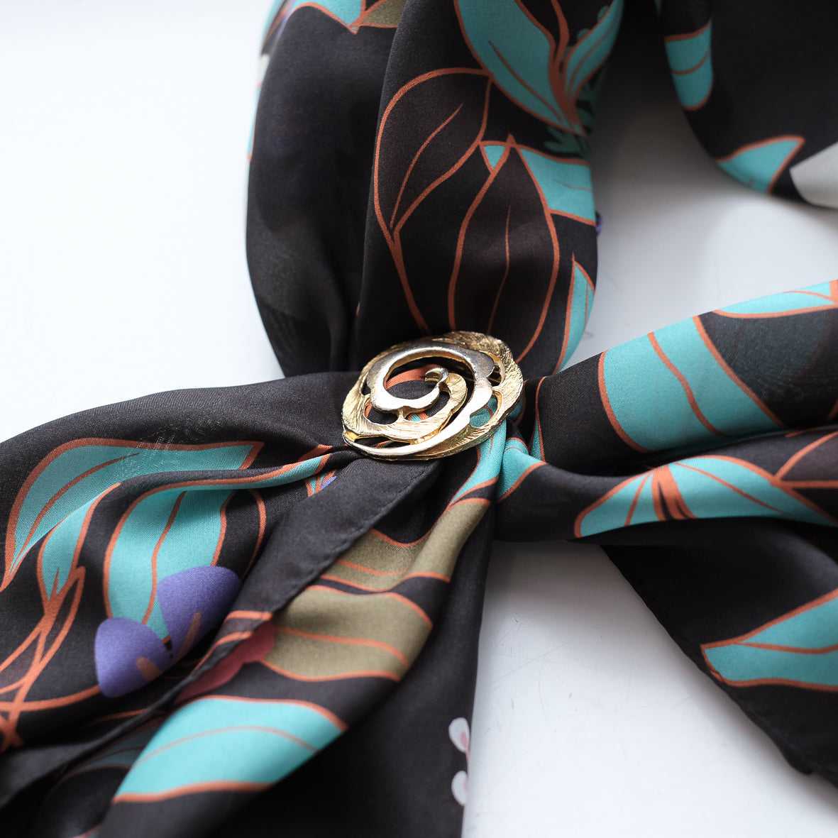 4月末~お届け予定 dead stock ヴィンテージスカーフクリップ Vintage Scarf Clip ツイストフラワー