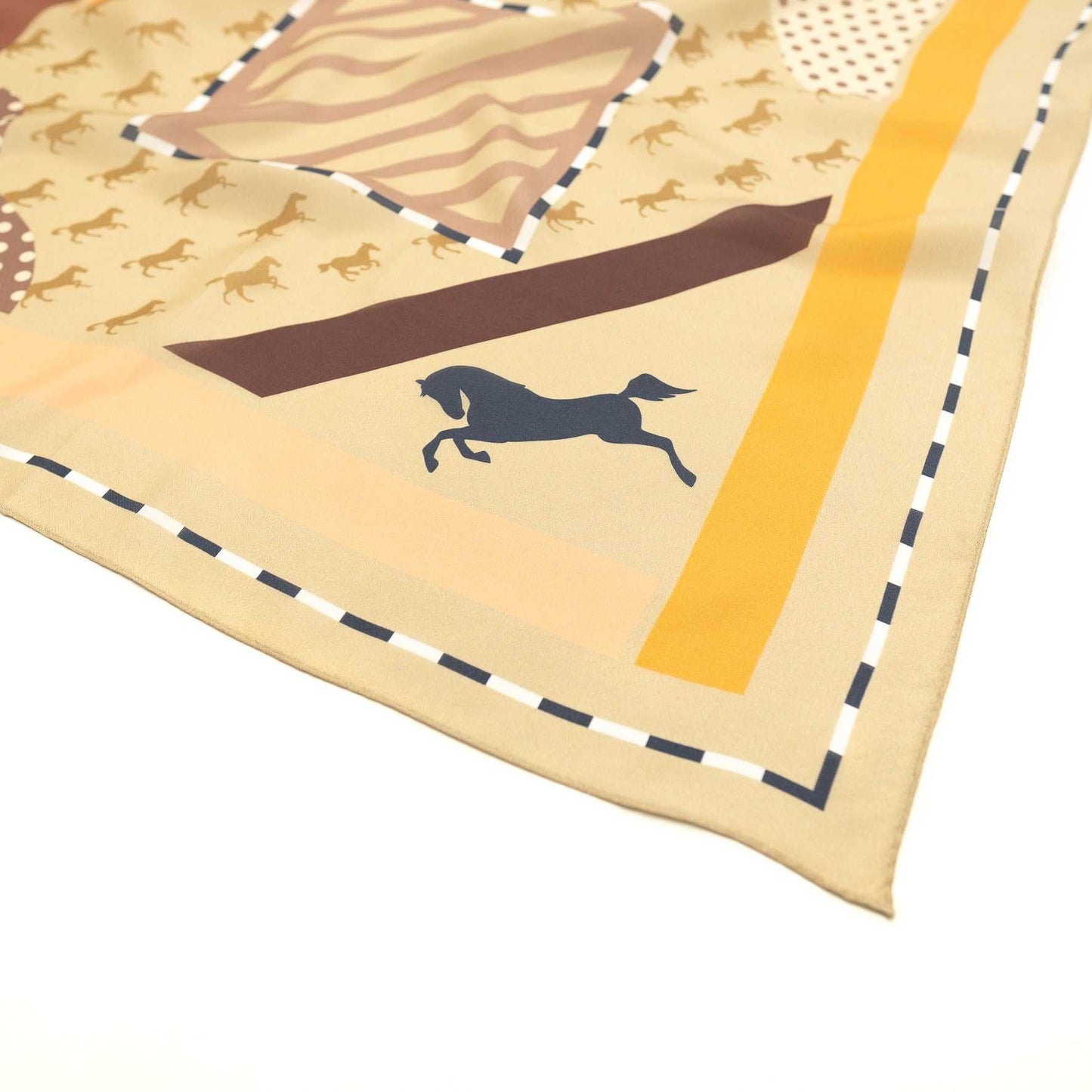 Silk 'Gallop' beige ウェーブリング付きミニスカーフ