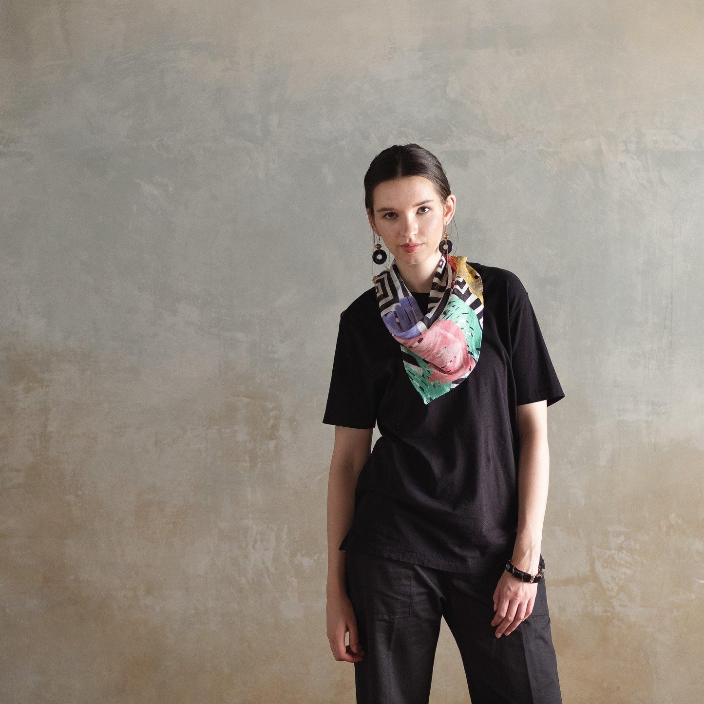 再入荷!近江リネン Japanese Linen 'Brazil' Black リング付きミニスカーフ