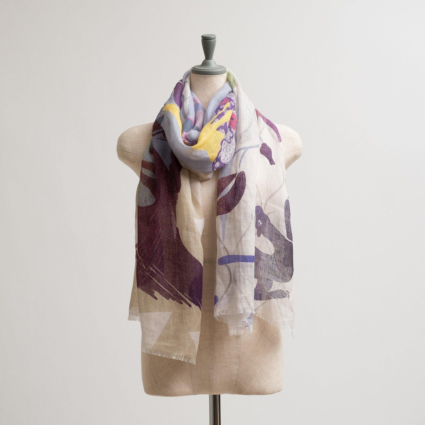 近江リネン Japanese Linen 'Paint Panthers & Portraits' Beige ロングストール