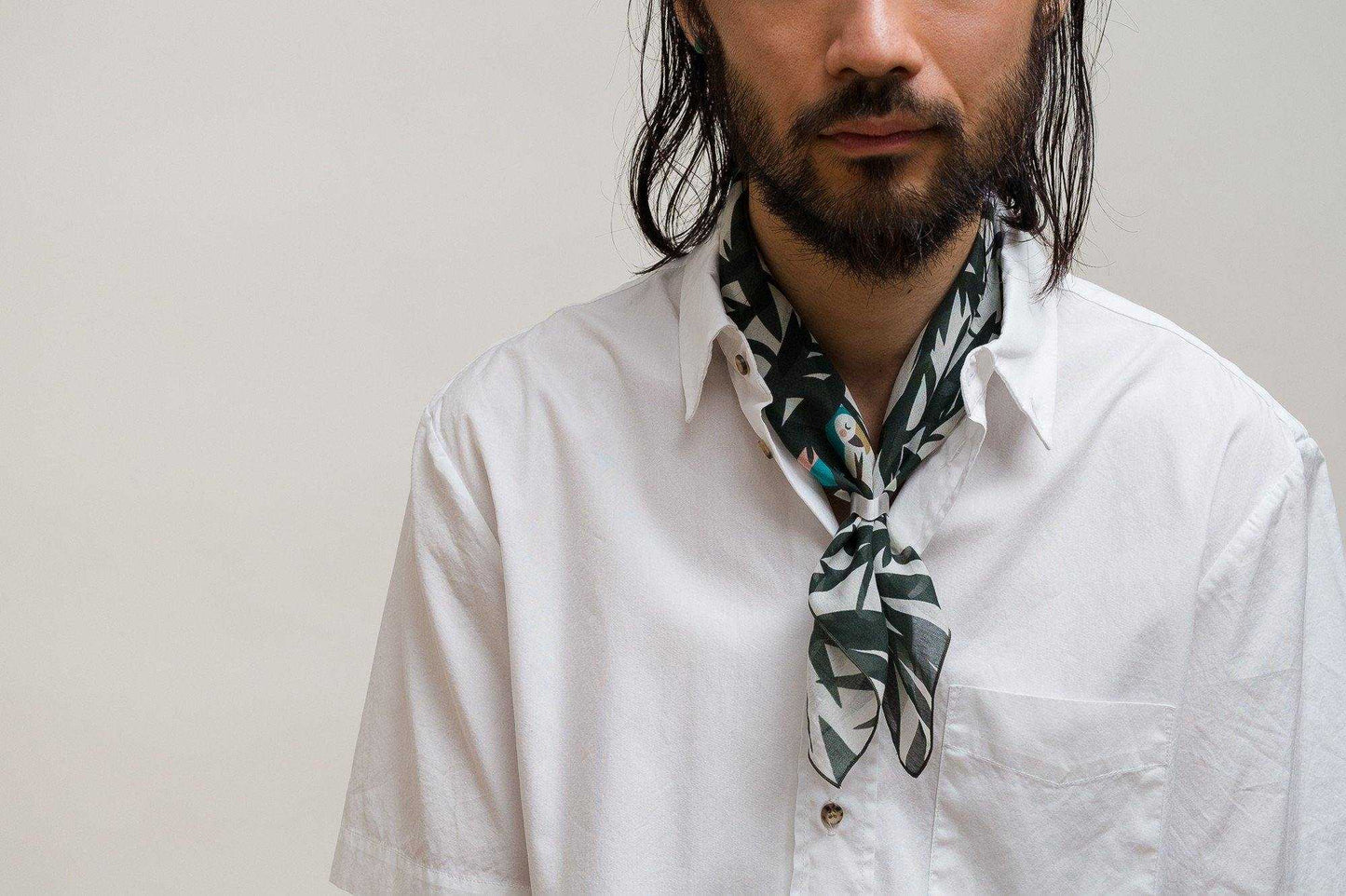 Japanese Printed Silk 'Peekaboo' green リング付きミニスカーフ