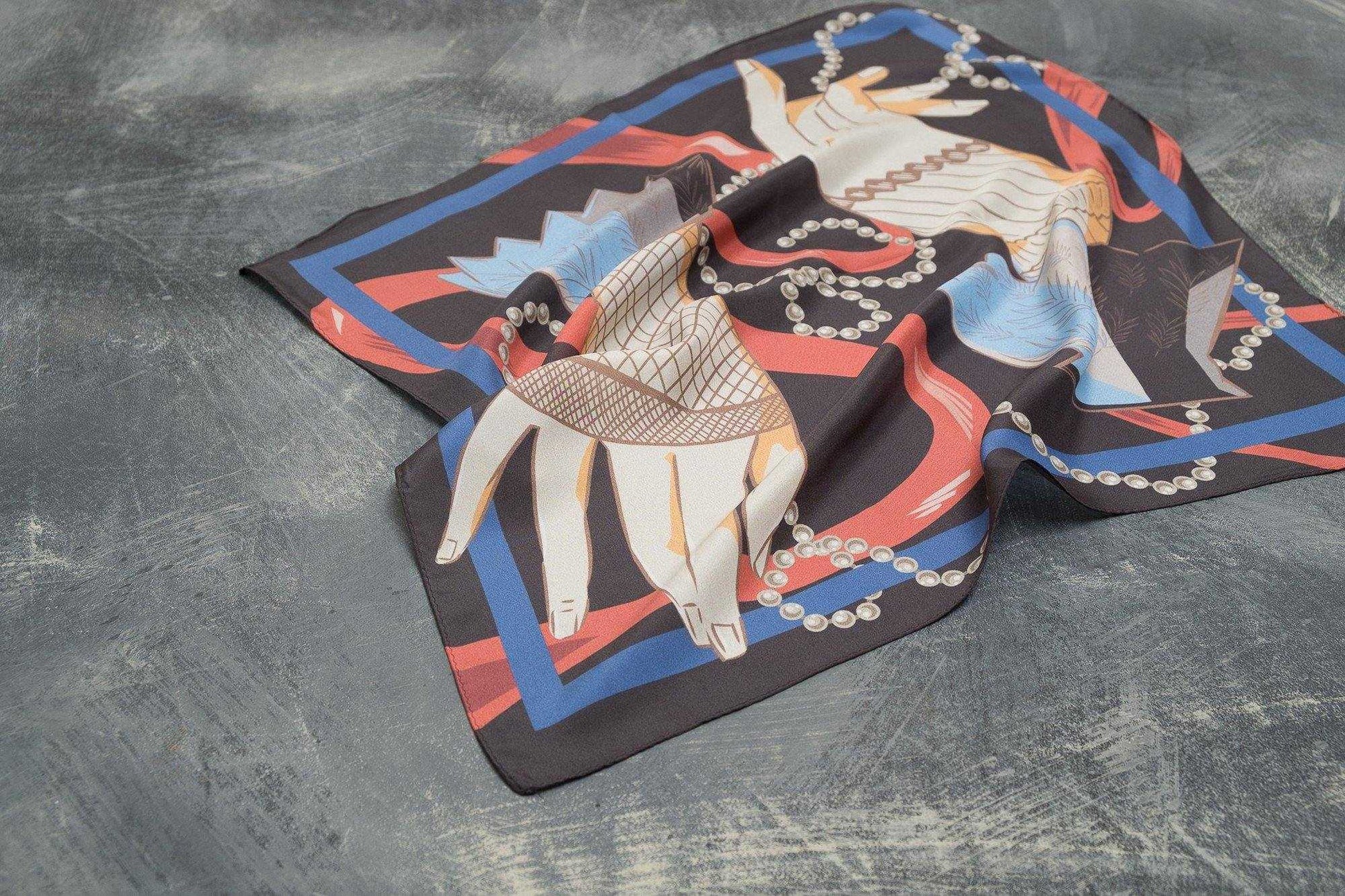 Japanese Printed Silk  'Ribbon & Pearls' Faded Black リング付きミニスカーフ