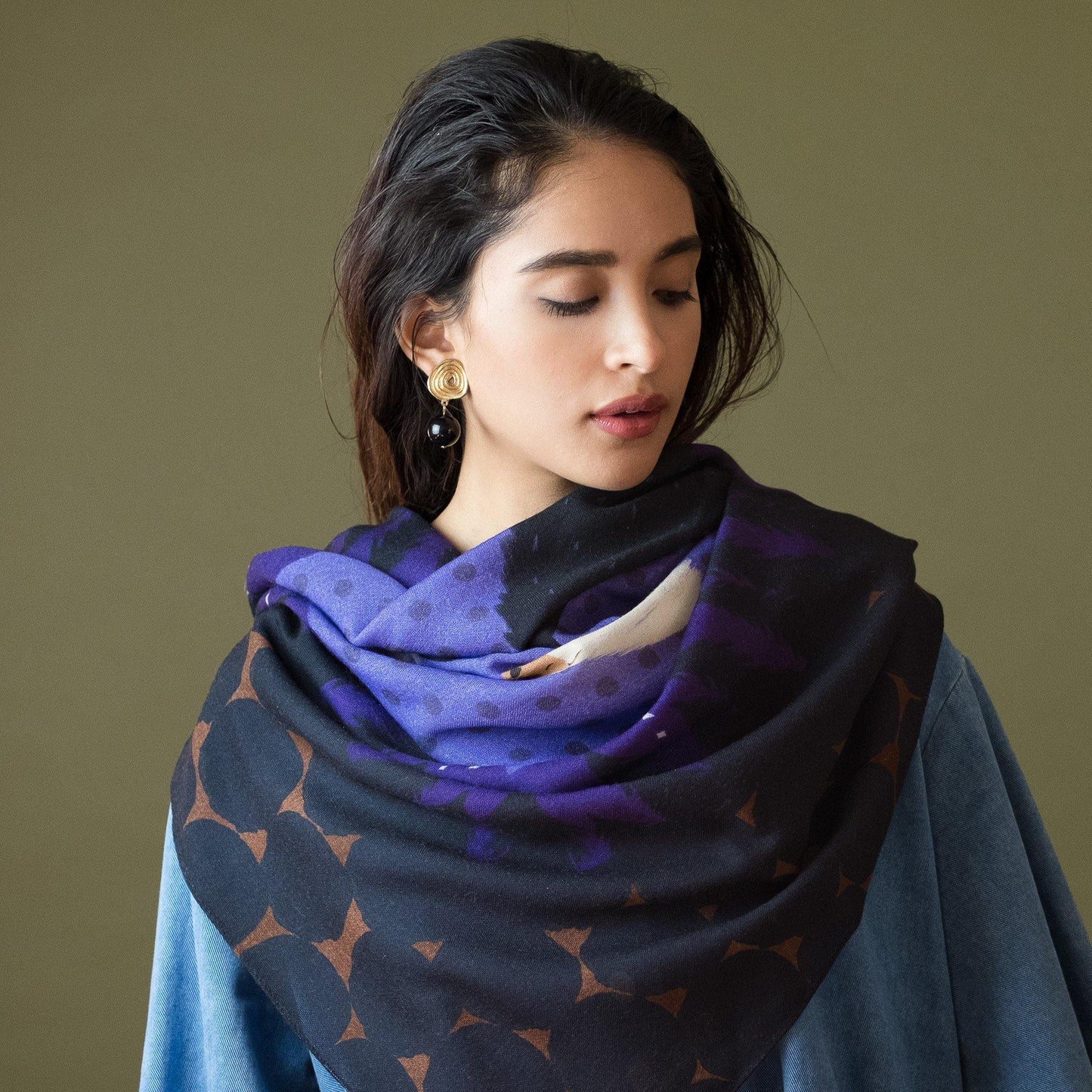 Japanese Merino Wool 'Hibernation' Navy 正方形スカーフ | YARN&COPPER