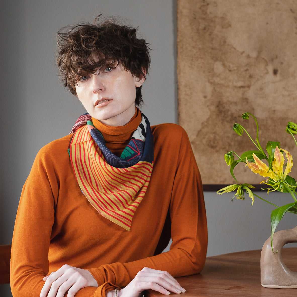 Japanese Merino Wool 'London Gallery' navy/orange リング付きミニスカーフ