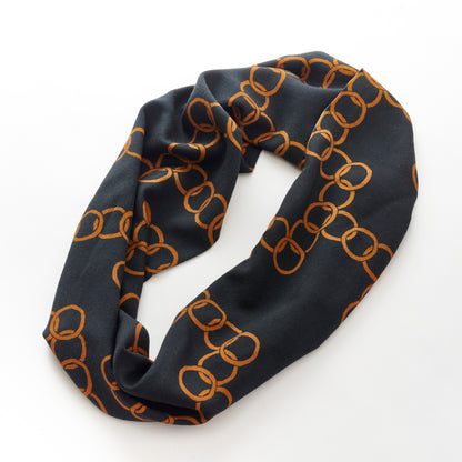 Scheduled to arrive in September! Silk &amp; Merino Wool 'Halsham' gray x black loop scarf