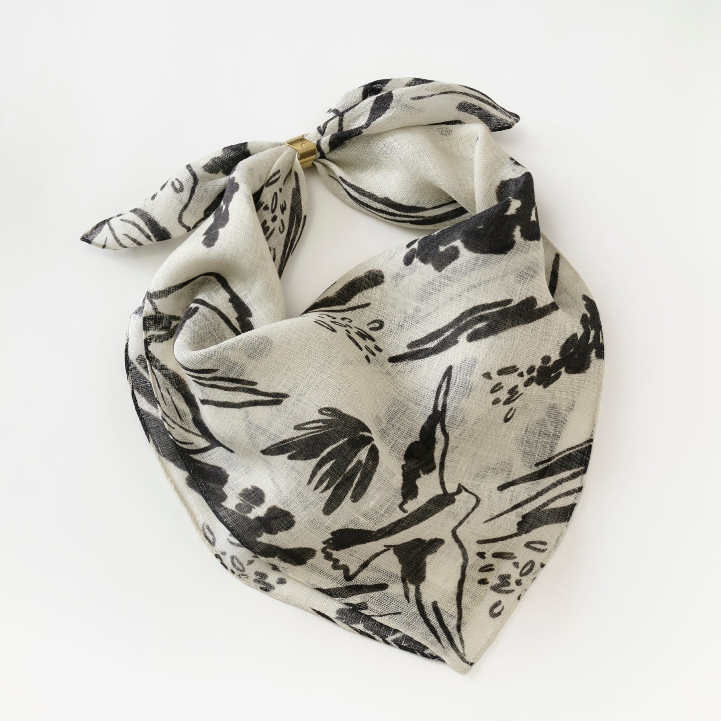 Mini-écharpe bleu marine en soie imprimée japonaise 'Polka Dot Queen' avec anneau vague