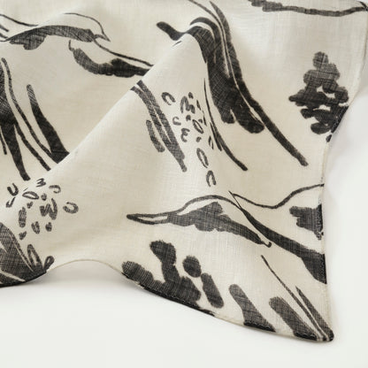 Mini-écharpe bleu marine en soie imprimée japonaise 'Polka Dot Queen' avec anneau vague