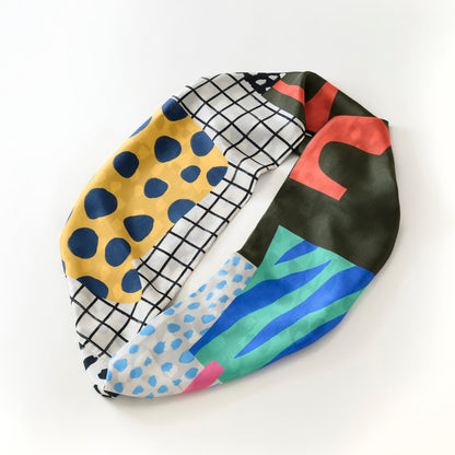 両面シルクのループスカーフ 'Fashionista' black