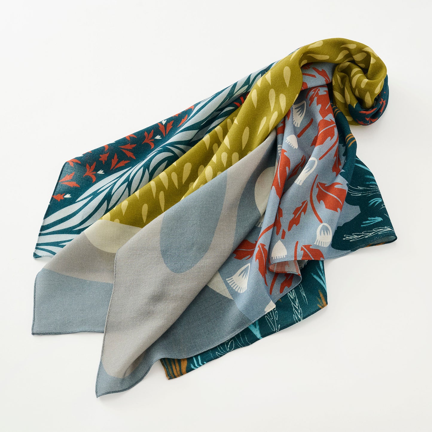 Japanese Merino Wool 'Mysterious Cats' Pink Square Scarf