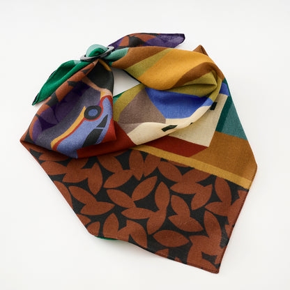 Mini-écharpe bleu marine en soie imprimée japonaise 'Polka Dot Queen' avec anneau vague