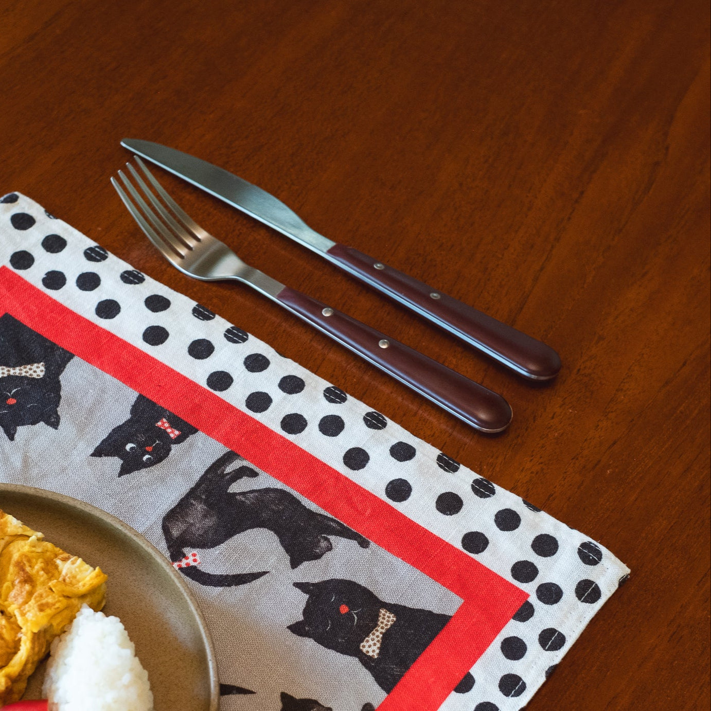 リネンリバーシブルプレイスマット 'Dickie bow cats' x Hana工房