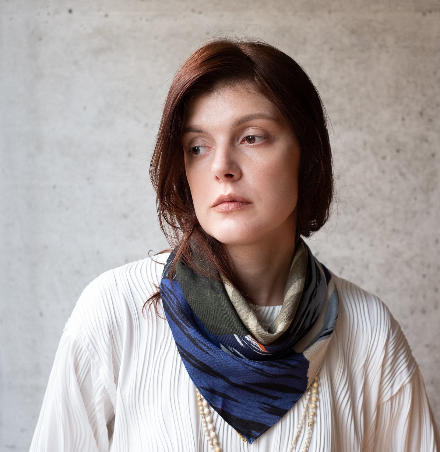 Superfine Merino Wool 'Peak District' grey リング付きミニスカーフ